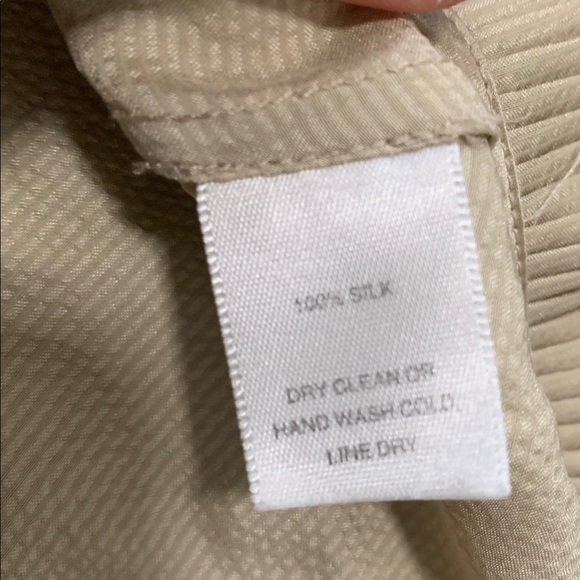 Y2K White House Black Market Gold Silk Button Down Blosue - Picture 8 of 8